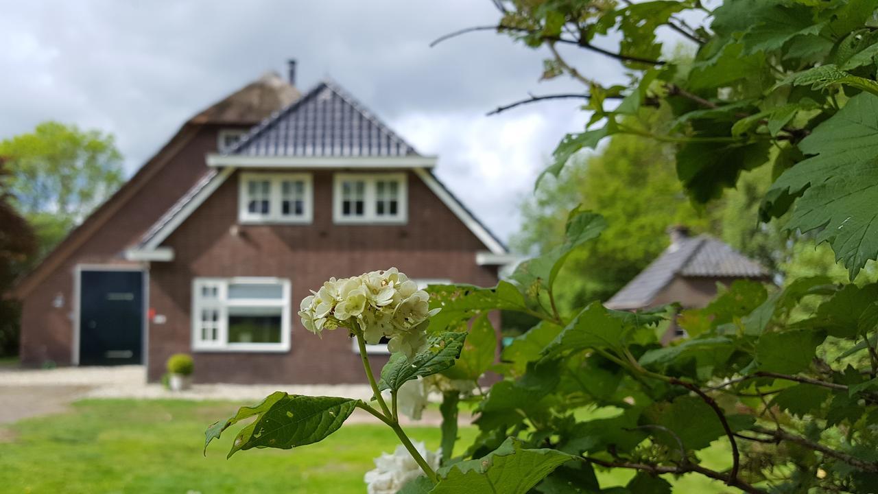 The Barnyard Bed and Breakfast Balinge Exteriör bild